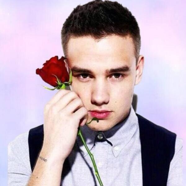 yo babe follow @iRadicalCraic ❤ I follow back okay don't ask !