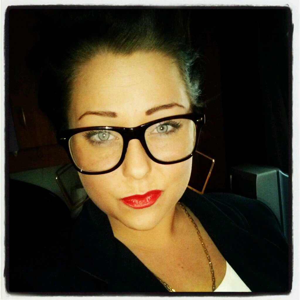 Dedicated business woman. Freinds, family and expensive shit. Insta: emilyjayne