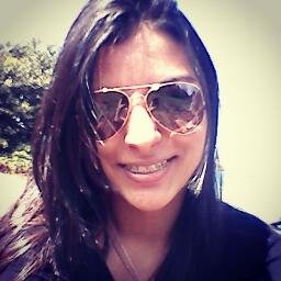“Apenas seguir em frente. Primeiro, porque nenhum amor deve ser mendigado. Segundo, porque todo amor debe ser reciproco. http://t.co/9Dtn4vXSIn