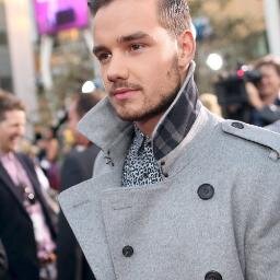 i gave you a free follow so PLEASE follow me on @eatmestyless ILL FOLLOW BACK