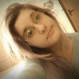 Não adianta querer ser perfeita , se não é verdadeira com as palavras , sentimentos (y