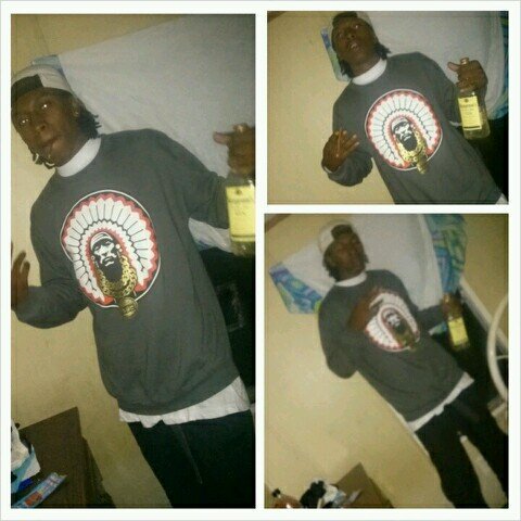 why y'all niggas steady talking about getting money and fucking bitchs I rather get money and fuck bitchs....lml but team Fly Shit Only Fwm Yhu Hear Me??