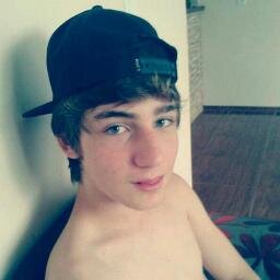 Eu percebi que estava te amando, quando meu dia estava uma droga, mas você sorria, e melhorava a minha semana.♥@RafaaelaMoraais aq ♥