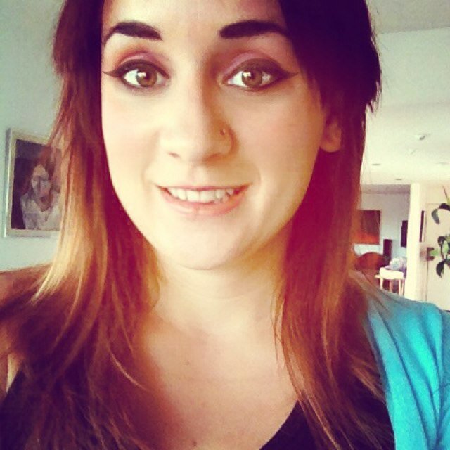 Part-Time Nurse, Part Time Vintage Enthusiast, Etsy Shop Owner, Seamstress, Craftinista =)