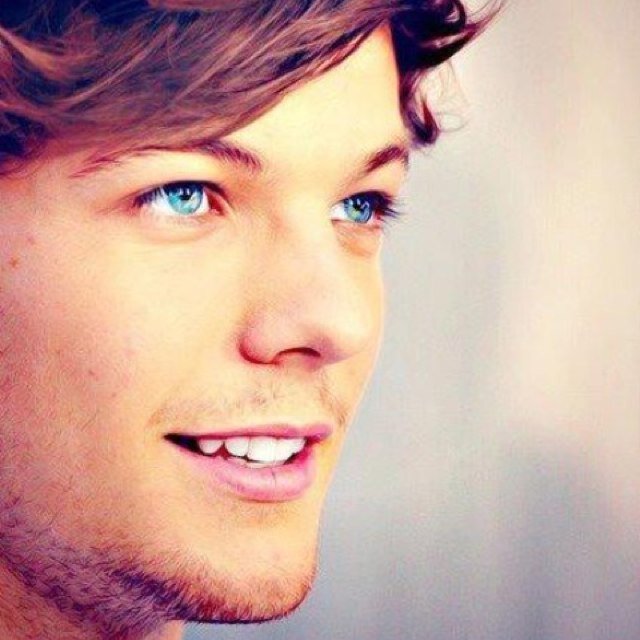 follow @0uxni4m and @dariaafshar_  !!!! just ask for a followback xxx