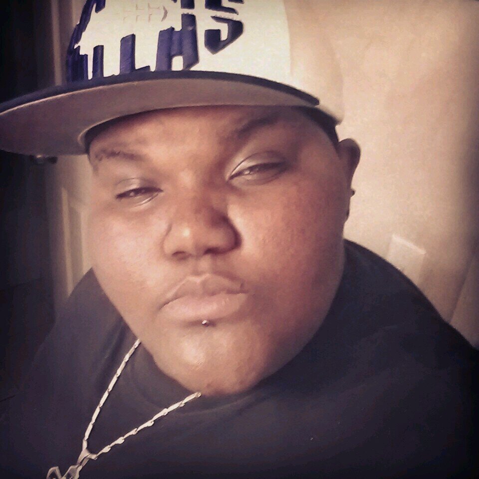 I'm 26 cool stud thats laid bk I'm heavyset refuse to lie to anyone if ya wanna knw anything else hit me up......