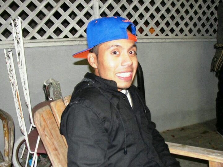 Life's good. Peaceful. ill make you laugh. San Diego Boy. Soccer. Friends. School. #NiceGuy #Motivated.  Eating ^.^
