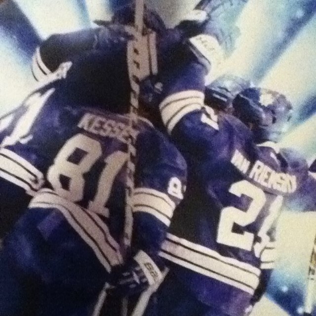 _4_hockey_'s profile picture. #anythingforhockey ANYTHING YOU NAME IT!!!!