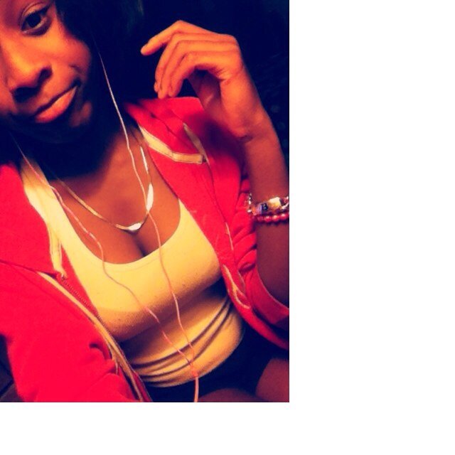 iLovee...Comp? i'll wait! 3 but if you follow me , iFollowBack! +& if You not following @knarleytweets y r u even on twitter?