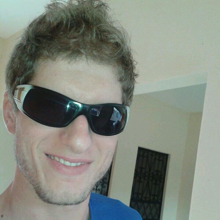 Gaúcho e gremista com muito orgulho.