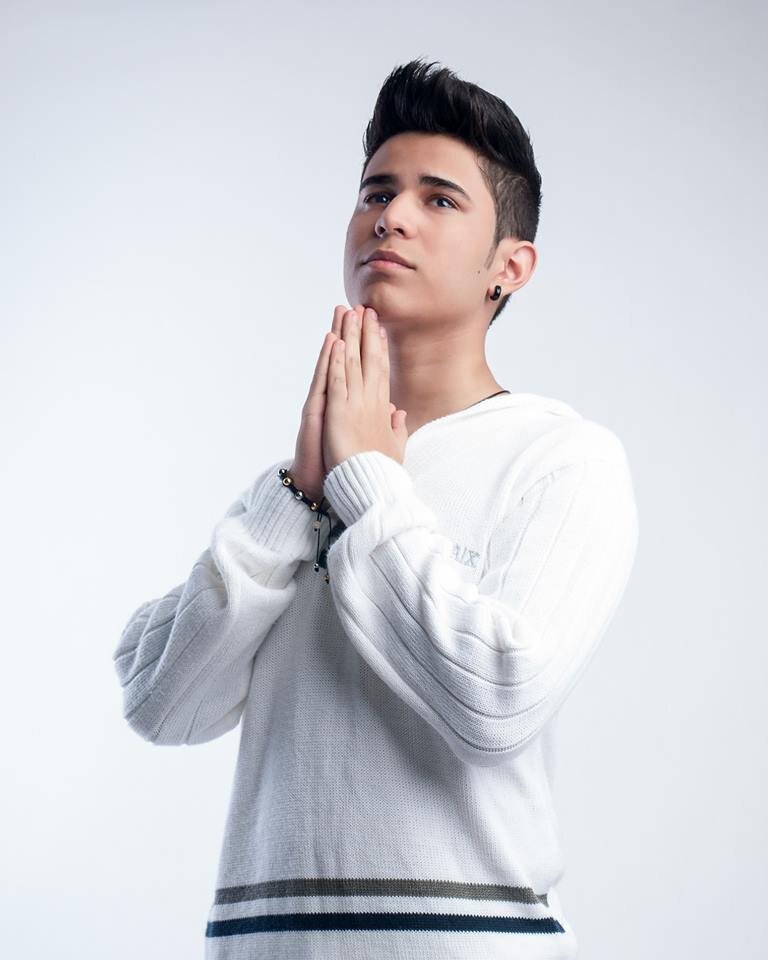 Artista Venezolano de 16 años Urbano-tropical para Contrataciones: Blesslarevelacion@gmail.com 0414-1585163