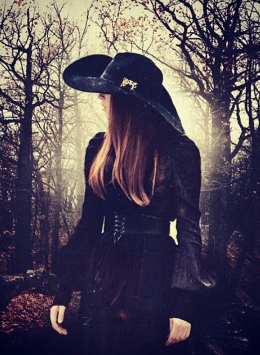 I'm Zoe the Black Widow, not that I wanted to be. Maybe if I wasn't a witch bitch Kyle would still be alive. {RP 18+ #RuledBySecrecy}