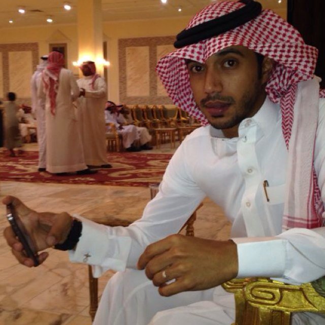 ما أجمل الإنسان الذي يتألم و لا يتكلم يحب و لا يخون يبكي و لا يصرخ” 

Kik: suiltan1986