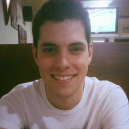 Máster de formación al profesorado de Educación Secundaria Obligatoria y Bachillerato UMH de Elche. Licenciado en Historia por la Universidad de Murcia.