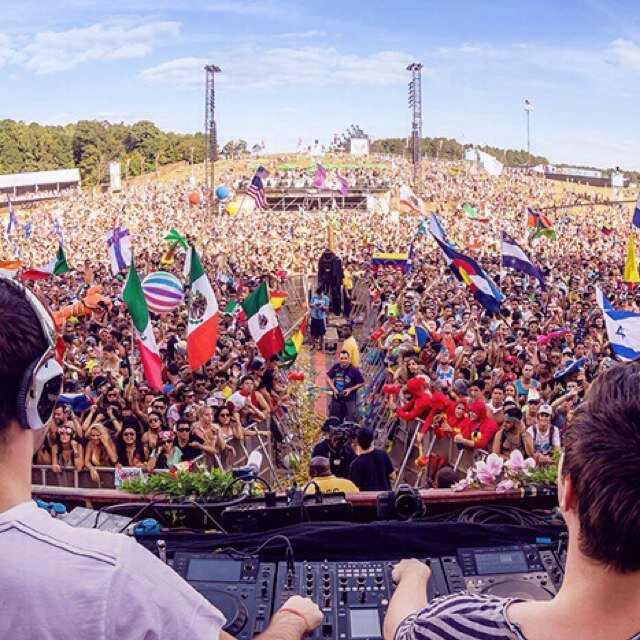 ✨edm✨ good vibes ✨spreading plur over the west coast✨✨