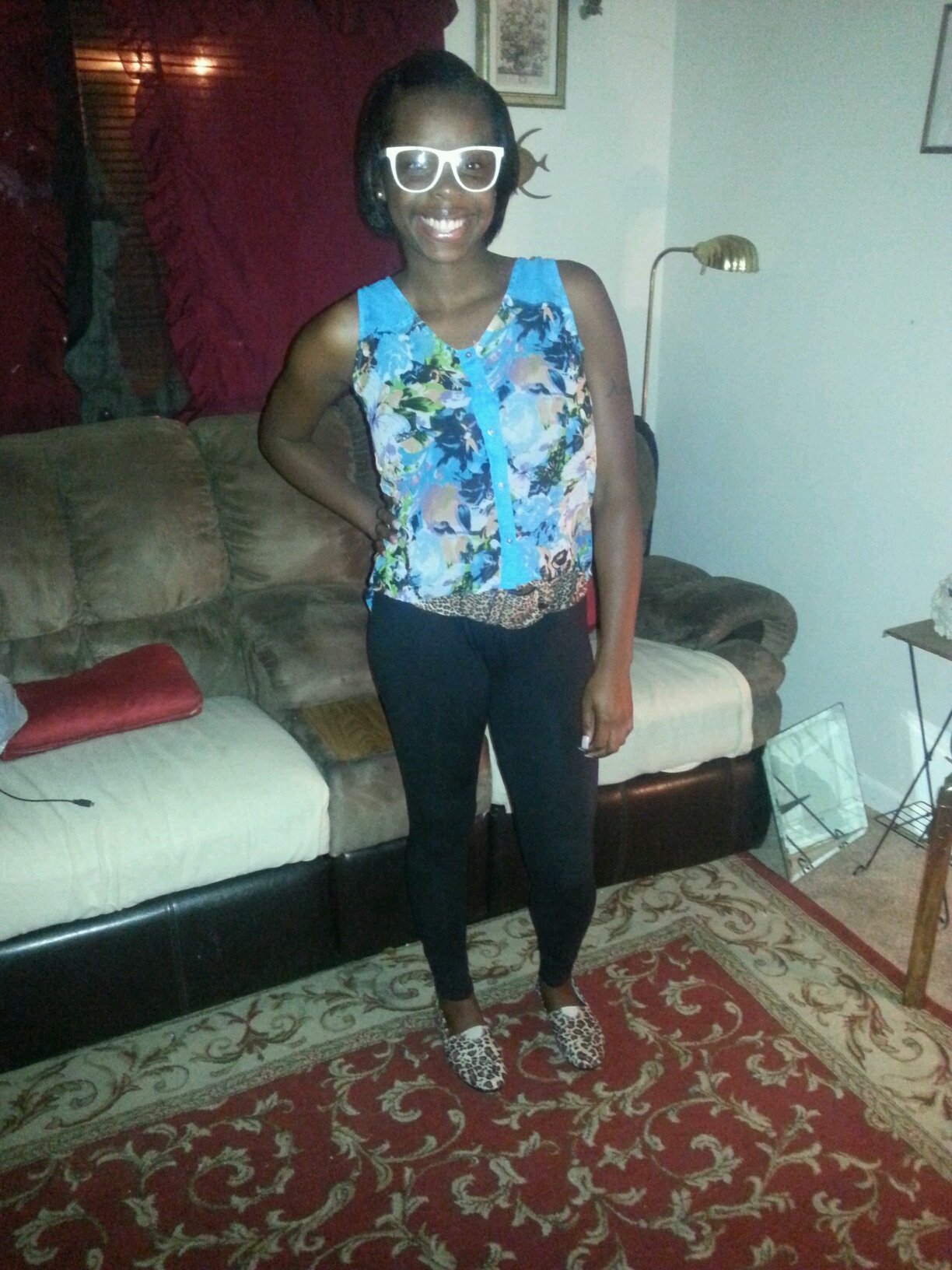 Hi , Im Ariel (:
Follow Follow Follow 
#TeamFollowBack (: 
Kik- Taee_Beastmodee
IG- lookatthatsmile
