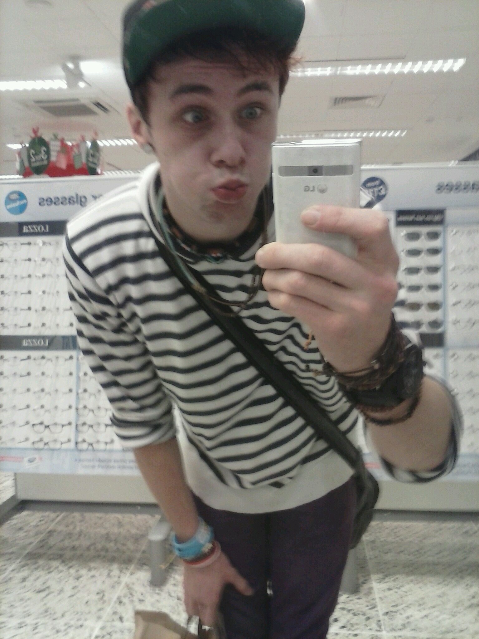 DavieGaGa's profile picture. im dave. so yh. hi ^^