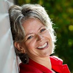 levensgenieter, overdreven enthousiast, warmzakelijk, makelaar in hart en nieren, moeder, vriendin, dochter, verliefd op Leidsche Rijn , Vleuten en De Meern