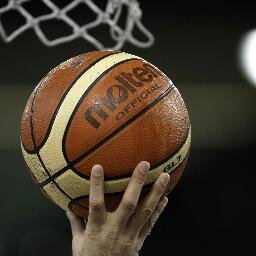 Antes tenía un blog en el que sólo hablaba de baloncesto, aquí pico de todo un poco. Alerito fino. Del asunto de las manos, algo pienso. Demente soy ¿o estoy?