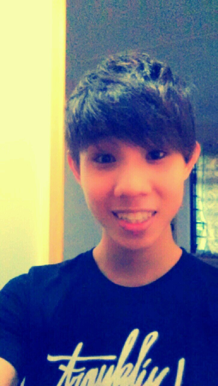 Hi, i can be nice. I can also be a dick sometimes. But it all comes down to who am i talking to ^^