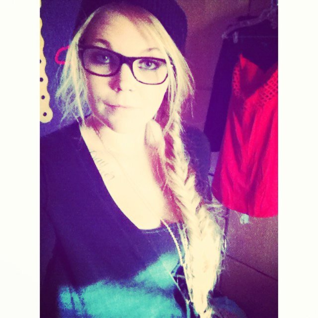 Lets get weird and smoke meth Im more into instagram : tarebearlove
#BDCMG