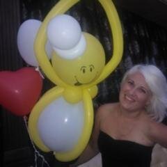 selfangiebonham's profile picture. 