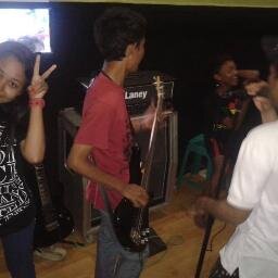 BKM2 || XI TKJ 1 || @riyankantjil || Followback ? Just Mention || Idiot's Club :B || Lajang Kecce =) || Call me : 089627771668 || thanks before.. :)