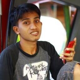 “Seperti udara kasih yang engkau berikan, tak mampu ku membalas, Ibu”