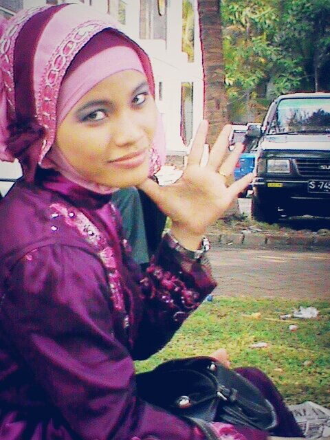 nelyamalia's profile picture. 