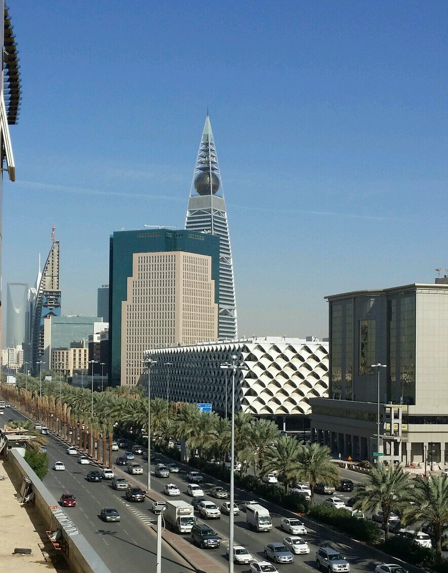 ‏‏‏‏بكالوريوس علوم حاسب، مهتم بالتصوير، متابع لآخر الأخبار التقنية، أحمل هموم الوطن