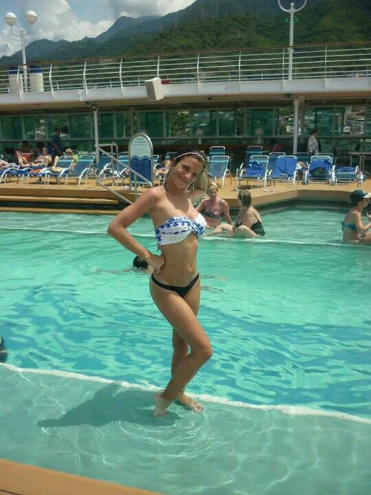 lauramayan20's profile picture. 