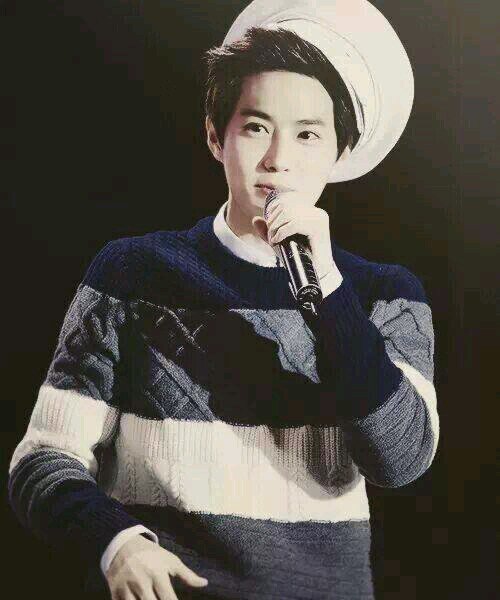 เราชื่อฟ้า ไม่ต้องสงสัย เราติ่งเอ็กโซ่ เมนซูโฮ อุ้ยเขิน^////^