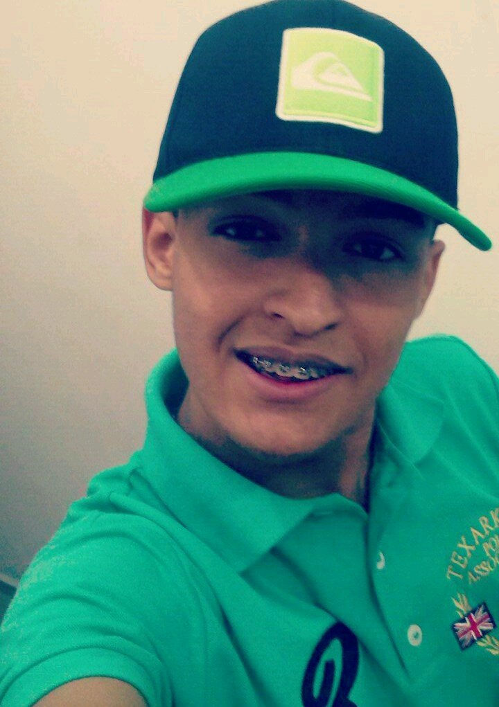 Suas críticas me fazem crescer, e suas palavras sinceras me fazem acreditar que a amizade é como o horizonte infinito porém tão real.☺