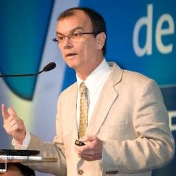 Renato Veras médico, professor da UERJ, Diretor da UnATI. Mestrado no IMS/UERJ. Doutorado na Inglaterra, no Guy's Hospital em Londres. CV http://t.co/nxS5ptb7pc