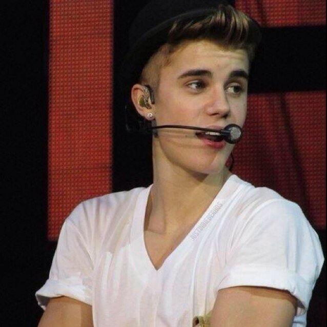 don't follow. if give you free follow. follow @staybeabelieber please. ask for followback. THANK YOU SO MUCH. #MUCHLOVE