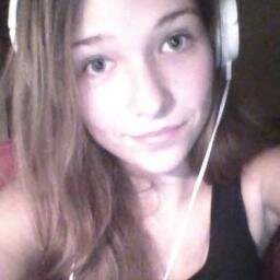 I wanna reach out for ya,
I wanna break these walls,
I speak a different language but I still hear you call