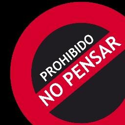 madre soltera y con una consigna FUERA KRETINA