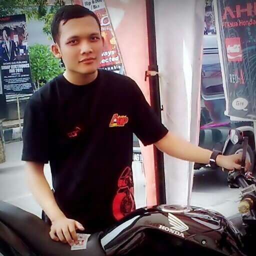 Aku suka caramu mencintai seseorang. Terlebih lebih yg kau cintai itu adalah aku