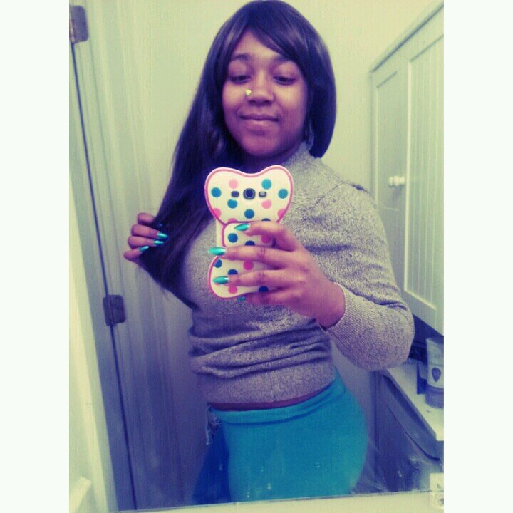 Omg_Chelle's profile picture. I'm 18 #TeamVirgo Instagram: yeschelle