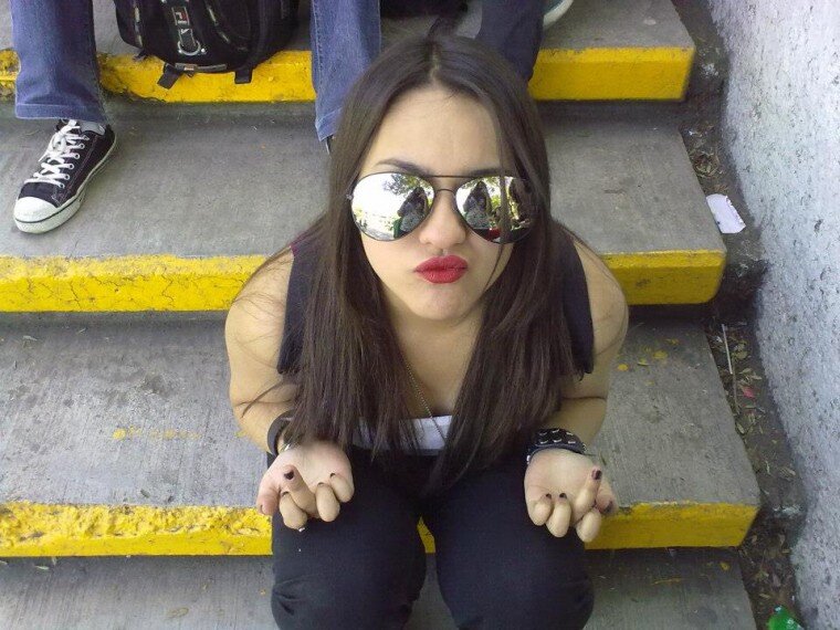 aburrida de todoo siganmee :P