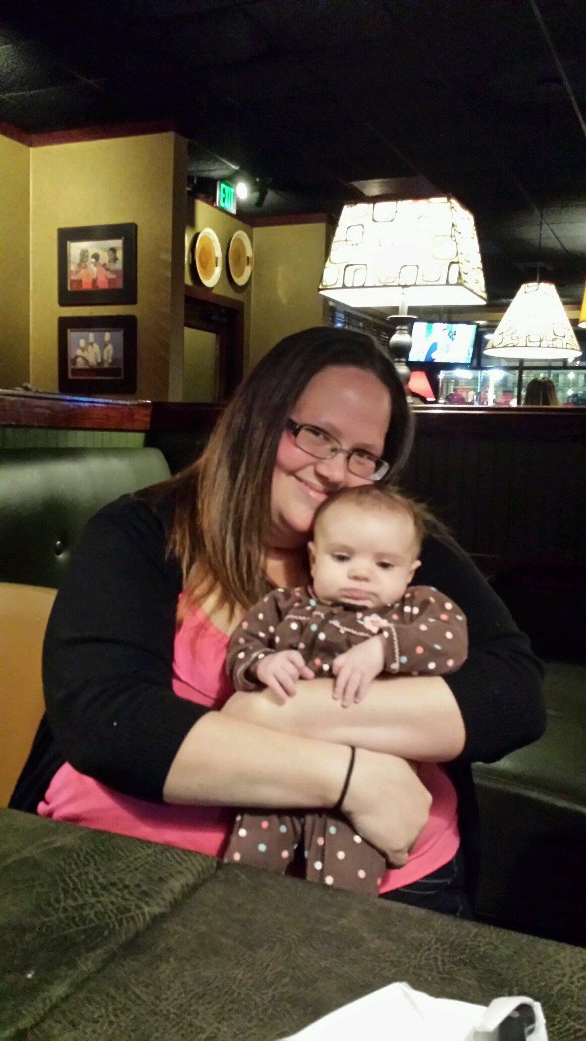 28 yr old single mommy to 1 beautiful baby girl.