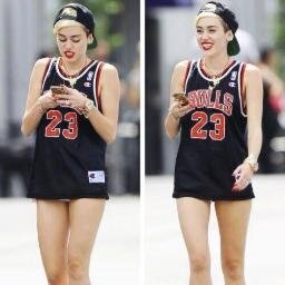 Vivir sobre ruedad, Amo a @MileyCyrus, Smiler.