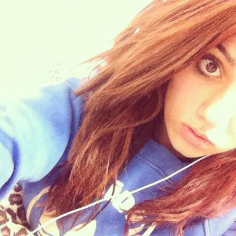 So im 18, called lauren and younshould just follow me cause i follow back, and my instagram/snapchat (same) laurenj951