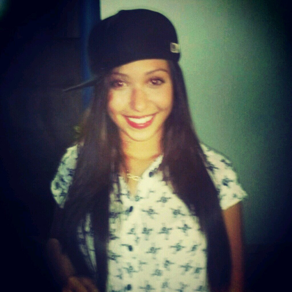Para que levar a vida tão a sério, se a vida é uma alucinante aventura da qual jamais sairemos vivos ;P
