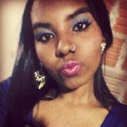 Suportar sem se submeter, aceitar sem se humilhar, entregar-se sem renunciar. . '-'