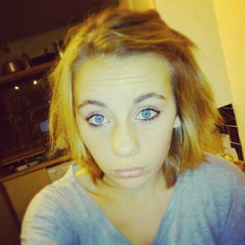 follow me back! I follow back! #girl #boy #love #tweeting #tweeter #tweet #retweet #favourite #yeh