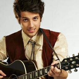 Ser rebelde pra mim é ser feliz na diferença, sou rebelde porque eu rio na cara do perigo - Chay
Instagram: http://t.co/tqukJkziYr