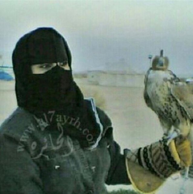 مـطــفــوووقـــههـ ومن صغر سنی وانآ مـطــفــوووقـــههـ وعنیده واحب الاعناد واحيان تجن جنووني ویااحببی للسووالف حیااکم