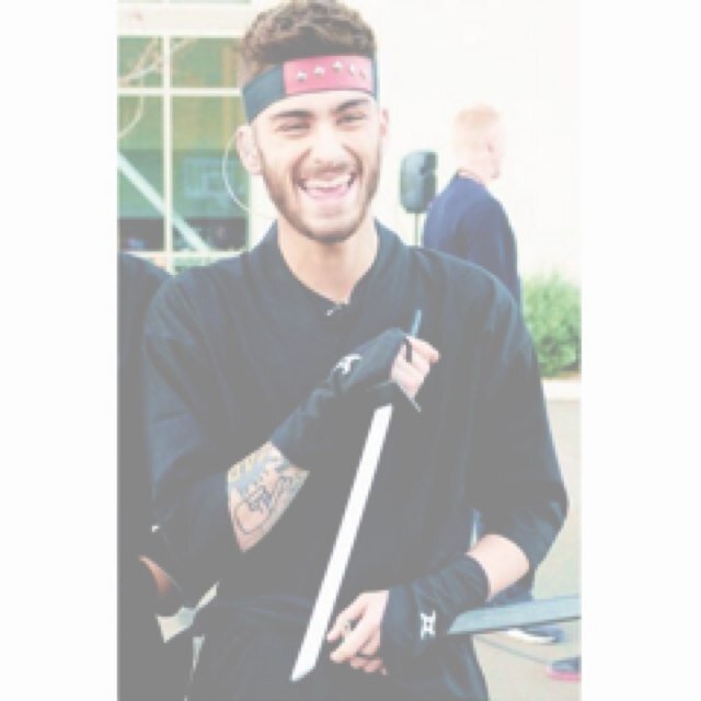 @batzouis  just gave you a follow she follows back.