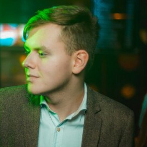 Если окружающему блядству и сопротивляться, то не с печальным лицом.